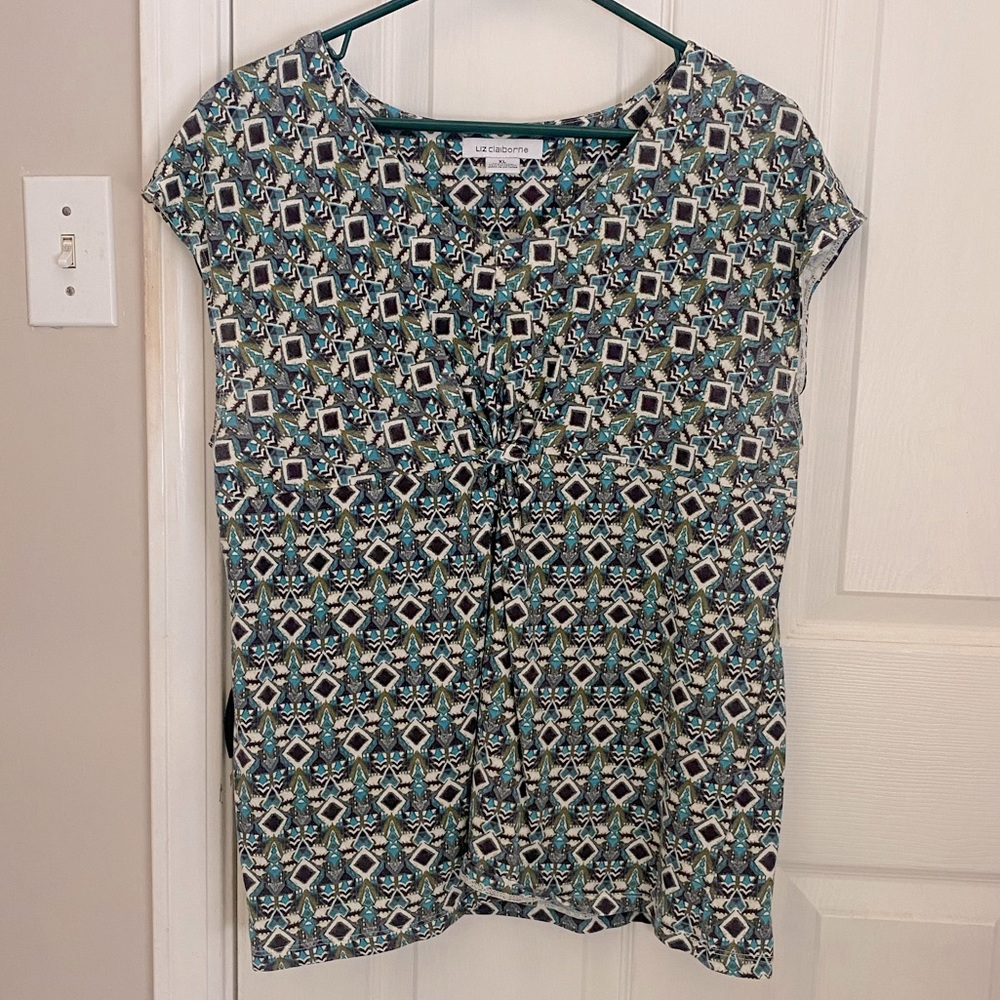 Liz Claiborne Geometric Patterned Short Sleeve Top